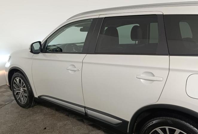 Mitsubishi Outlander III Рестайлинг 2 с пробегом 2016 года, цена 1 820 000 рублей, 142312 км, внедорожник, Автокод Объявления