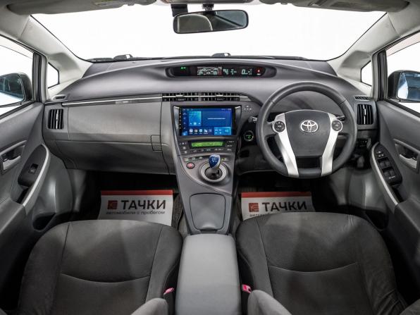 Toyota Prius III (XW30) с пробегом 2010 года, цена 1 170 500 рублей, 168000 км, лифтбек, Автокод Объявления