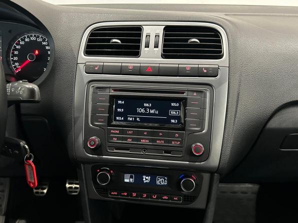 Volkswagen Polo V Рестайлинг с пробегом 2016 года, цена 809 000 рублей, 163106 км, седан, Автокод Объявления