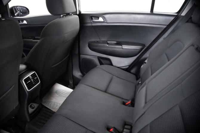 Kia Sportage IV Рестайлинг с пробегом 2018 года, цена 1 699 000 рублей, 215000 км, внедорожник, Автокод Объявления