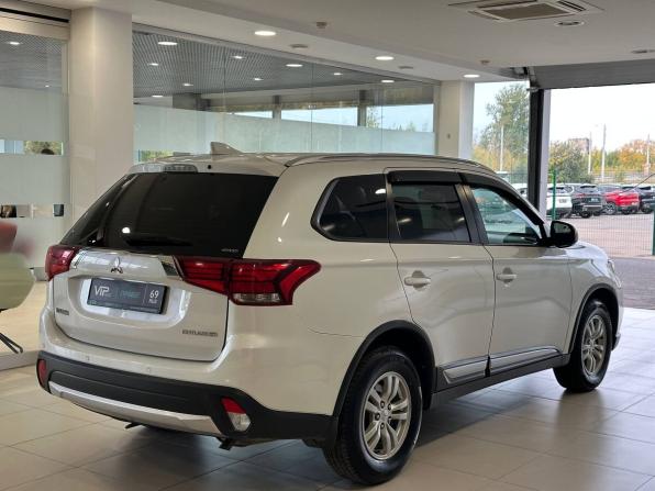 Mitsubishi Outlander III Рестайлинг 2 с пробегом 2018 года, цена 2 187 000 рублей, 93441 км, внедорожник, Автокод Объявления