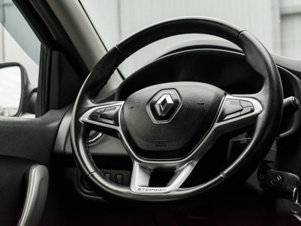 Renault Logan II Рестайлинг с пробегом 2021 года, цена 1 120 000 рублей, 106903 км, седан, Автокод Объявления