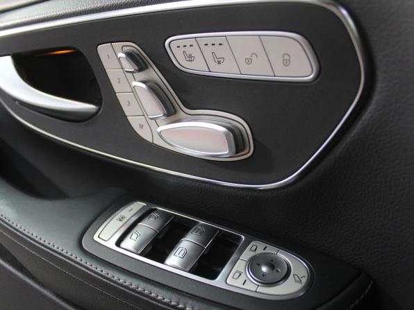 Mercedes-Benz V-Класс III (W447) Рестайлинг с пробегом 2022 года, цена 7 000 000 рублей, 113079 км, минивэн, Автокод Объявления