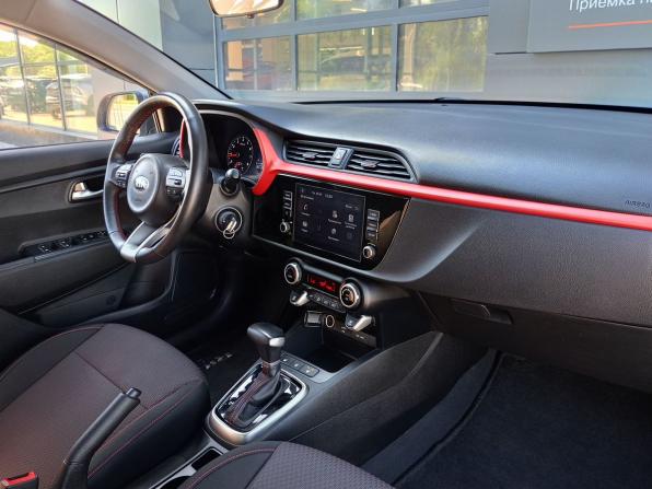 Kia Rio IV Рестайлинг с пробегом 2021 года, цена 1 823 000 рублей, 52807 км, седан, Автокод Объявления