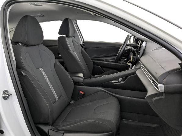 Hyundai Elantra VII (CN7) с пробегом 2022 года, цена 2 190 000 рублей, 29216 км, седан, Автокод Объявления