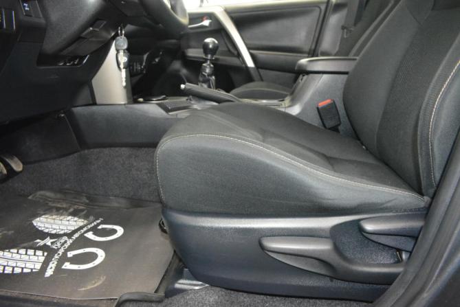 Toyota RAV4 IV (XA40) с пробегом 2014 года, цена 2 099 000 рублей, 205000 км, внедорожник, Автокод Объявления