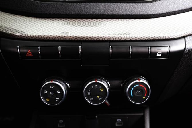 Lada (ВАЗ) Vesta I Рестайлинг (NG) с пробегом 2023 года, цена 999 000 рублей, 55740 км, седан, Автокод Объявления