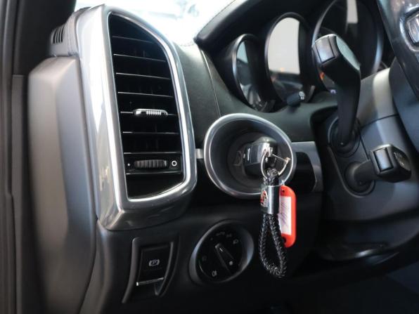 Porsche Cayenne II (958) с пробегом 2011 года, цена 1 795 000 рублей, 248747 км, внедорожник, Автокод Объявления