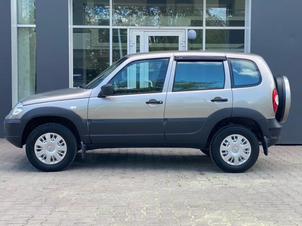 Chevrolet Niva I Рестайлинг с пробегом 2019 года, цена 719 000 рублей, 115000 км, внедорожник, Автокод Объявления