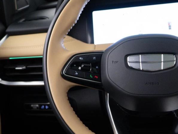 Geely Haoyue L I с пробегом 2023 года, цена 3 099 050 рублей, 10840 км, внедорожник, Автокод Объявления