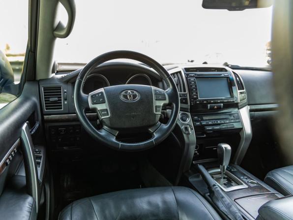 Toyota Land Cruiser 200 Series Рестайлинг 1 с пробегом 2015 года, цена 4 798 000 рублей, 122353 км, внедорожник, Автокод Объявления