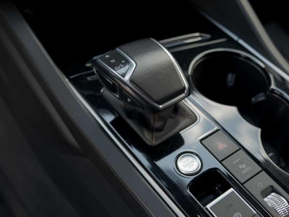 Volkswagen Touareg III с пробегом 2021 года, цена 5 330 000 рублей, 124168 км, внедорожник, Автокод Объявления