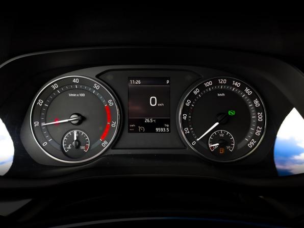 Skoda Octavia IV (A8) с пробегом 2021 года, цена 2 355 000 рублей, 43099 км, лифтбек, Автокод Объявления