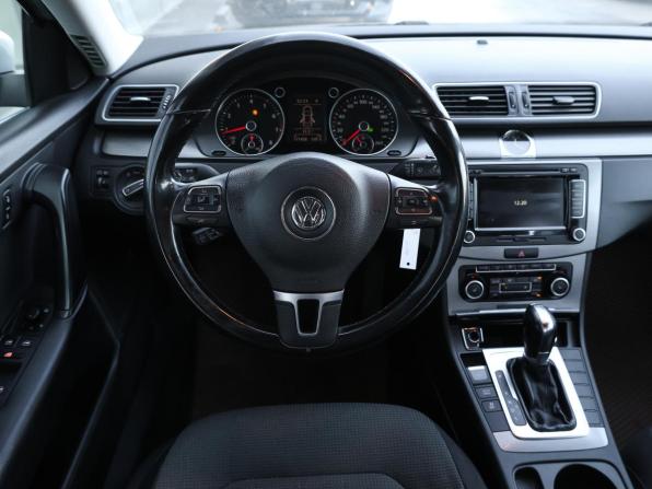 Volkswagen Passat B7 с пробегом 2011 года, цена 949 000 рублей, 174256 км, седан, Автокод Объявления