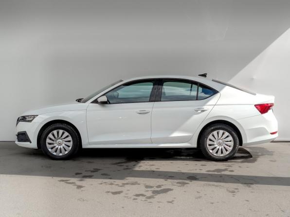 Skoda Octavia IV (A8) с пробегом 2021 года, цена 2 360 000 рублей, 53274 км, лифтбек, Автокод Объявления