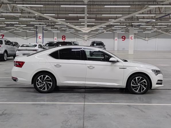 Skoda Superb III Рестайлинг с пробегом 2020 года, цена 2 190 000 рублей, 105642 км, лифтбек, Автокод Объявления
