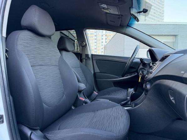 Hyundai Solaris I Рестайлинг с пробегом 2015 года, цена 885 000 рублей, 230000 км, хэтчбек, Автокод Объявления