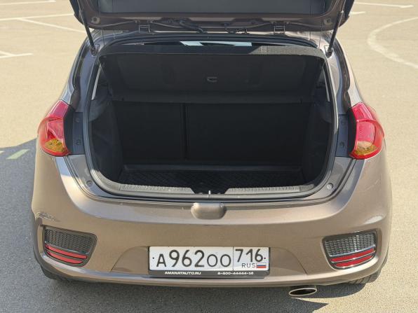 Kia Ceed II Рестайлинг с пробегом 2018 года, цена 1 450 000 рублей, 105604 км, хэтчбек, Автокод Объявления