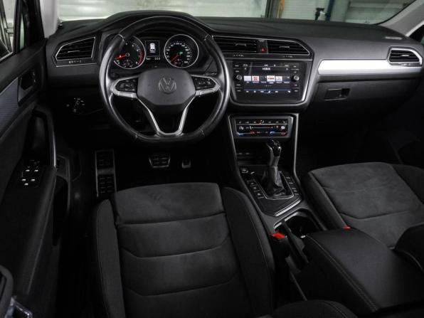 Volkswagen Tiguan II Рестайлинг с пробегом 2021 года, цена 2 915 000 рублей, 53691 км, внедорожник, Автокод Объявления