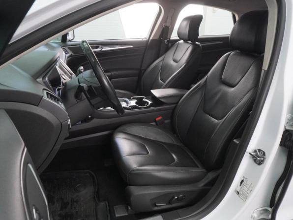 Ford Mondeo V с пробегом 2015 года, цена 1 599 000 рублей, 133091 км, седан, Автокод Объявления