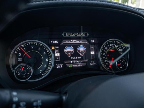 Ram 1500 V с пробегом 2021 года, цена 5 400 000 рублей, 105868 км, offers.body_type.unknown, Автокод Объявления