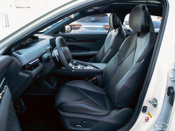 Changan UNI-V I с пробегом 2024 года, цена 2 095 000 рублей, 29000 км, лифтбек, Автокод Объявления