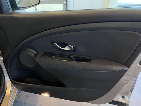 Renault Fluence I с пробегом 2011 года, цена 625 000 рублей, 267220 км, седан, Автокод Объявления