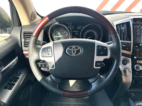 Toyota Land Cruiser 200 Series Рестайлинг 1 с пробегом 2015 года, цена 4 060 000 рублей, 251919 км, внедорожник, Автокод Объявления