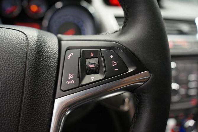 Opel Mokka I с пробегом 2014 года, цена 1 290 000 рублей, 95757 км, внедорожник, Автокод Объявления
