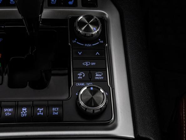 Toyota Land Cruiser 200 Series Рестайлинг 2 с пробегом 2017 года, цена 5 990 000 рублей, 195000 км, внедорожник, Автокод Объявления