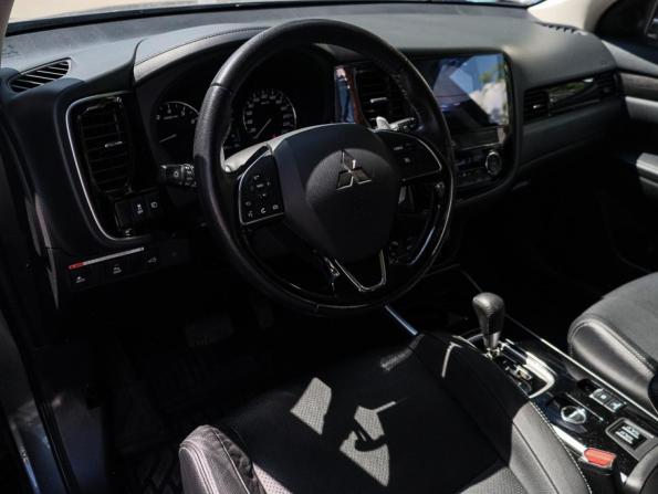 Mitsubishi Outlander III Рестайлинг 3 с пробегом 2018 года, цена 2 800 000 рублей, 46049 км, внедорожник, Автокод Объявления