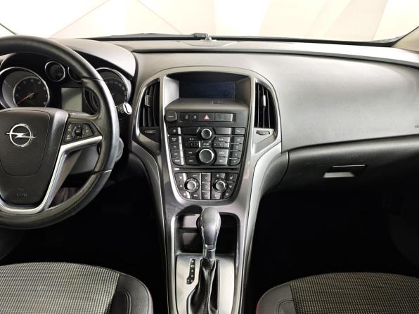 Opel Astra J Рестайлинг с пробегом 2012 года, цена 673 000 рублей, 136905 км, хэтчбек, Автокод Объявления