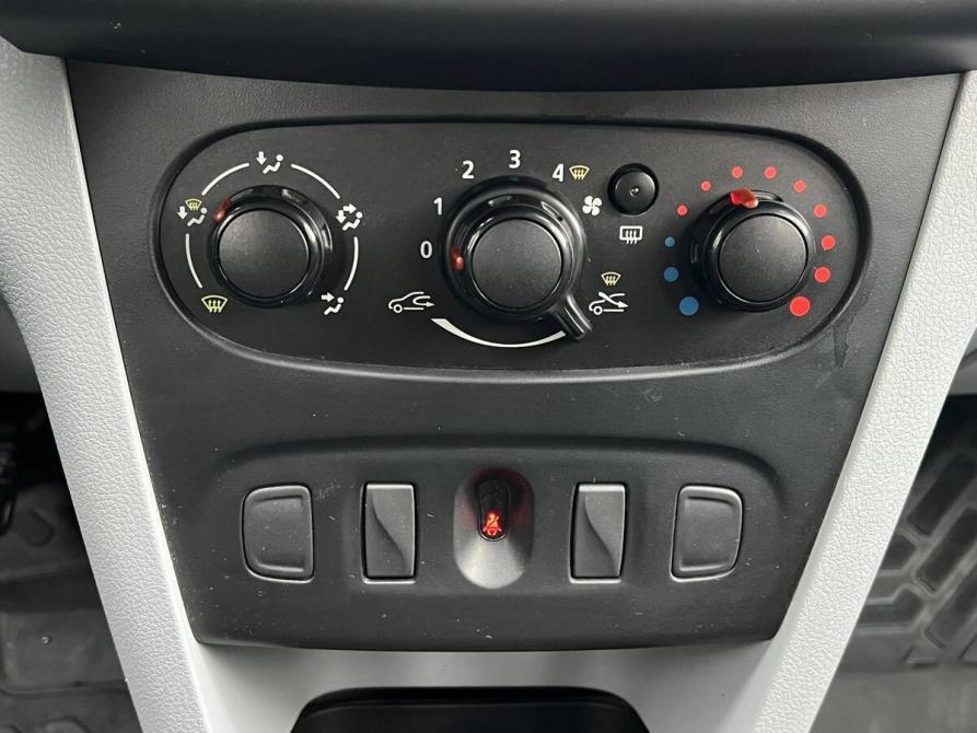 Renault Logan II Санкт-Петербург  - изображение 12
