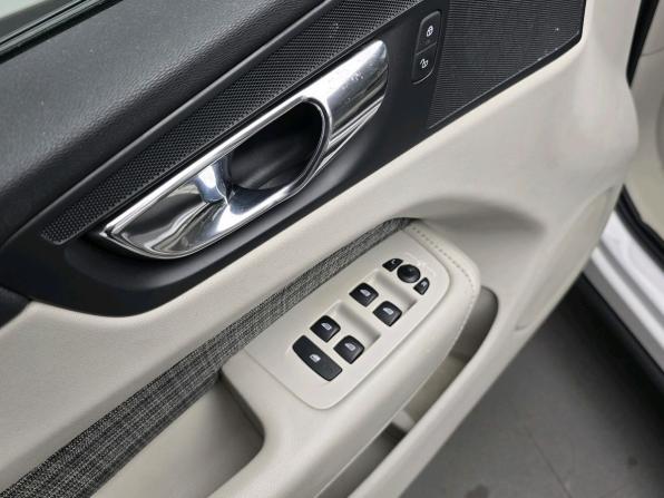 Volvo XC60 II с пробегом 2018 года, цена 3 114 000 рублей, 141525 км, внедорожник, Автокод Объявления