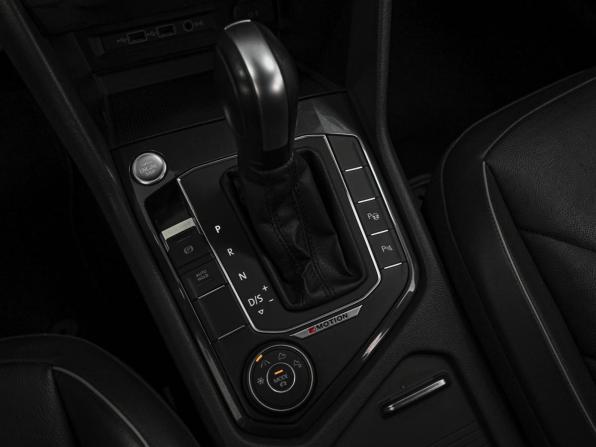 Volkswagen Tiguan II с пробегом 2019 года, цена 2 424 000 рублей, 146491 км, внедорожник, Автокод Объявления