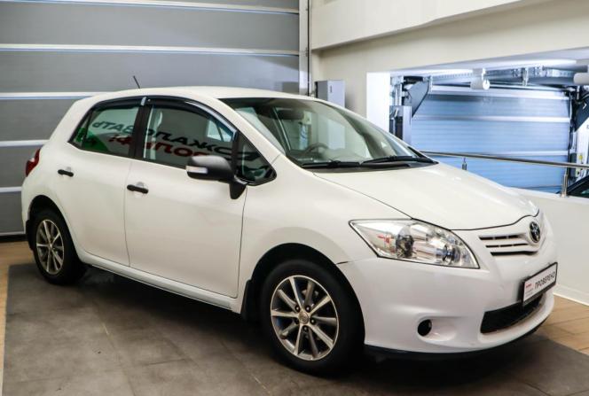 Toyota Auris I Рестайлинг с пробегом 2010 года, цена 885 000 рублей, 111162 км, хэтчбек, Автокод Объявления