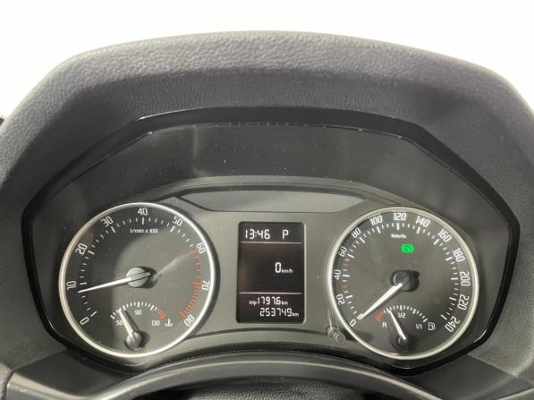 Skoda Octavia II (A5) Рестайлинг с пробегом 2011 года, цена 750 000 рублей, 253618 км, лифтбек, Автокод Объявления