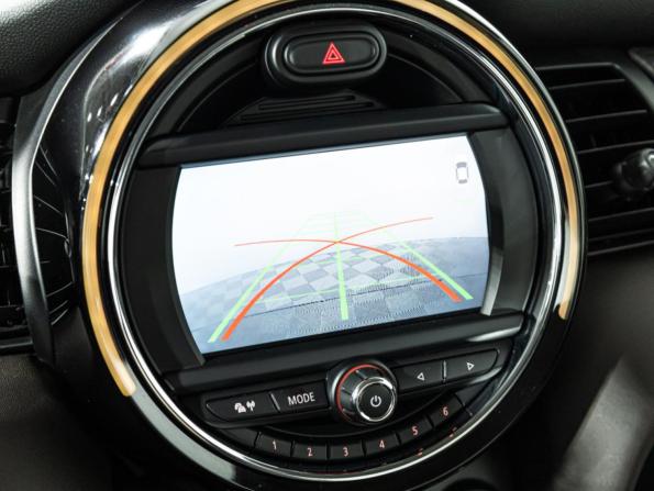 Mini Hatch III (F55/F56) с пробегом 2015 года, цена 2 095 777 рублей, 41090 км, хэтчбек, Автокод Объявления