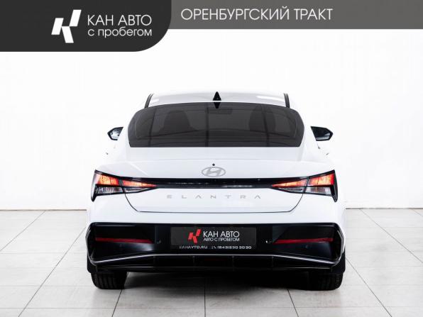 Hyundai Elantra VII (CN7) Рестайлинг с пробегом 2023 года, цена 2 248 000 рублей, 24205 км, седан, Автокод Объявления