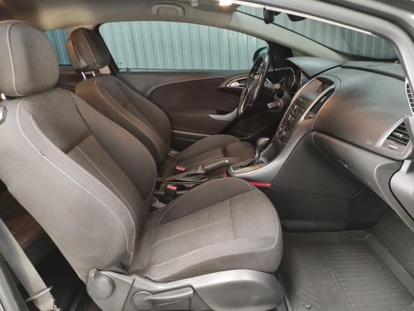 Opel Astra J Рестайлинг с пробегом 2012 года, цена 585 000 рублей, 259767 км, хэтчбек, Автокод Объявления