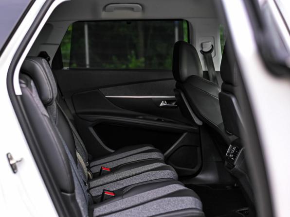 Peugeot 5008 II с пробегом 2018 года, цена 1 990 000 рублей, 63138 км, внедорожник, Автокод Объявления