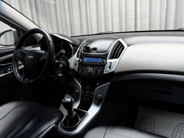 Chevrolet Cruze I Рестайлинг с пробегом 2013 года, цена 649 000 рублей, 213549 км, хэтчбек, Автокод Объявления