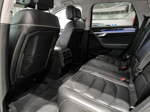 Volkswagen Touareg III с пробегом 2020 года, цена 4 099 000 рублей, 170000 км, внедорожник, Автокод Объявления