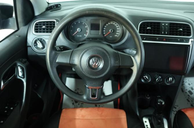 Volkswagen Polo V с пробегом 2011 года, цена 879 000 рублей, 186000 км, седан, Автокод Объявления