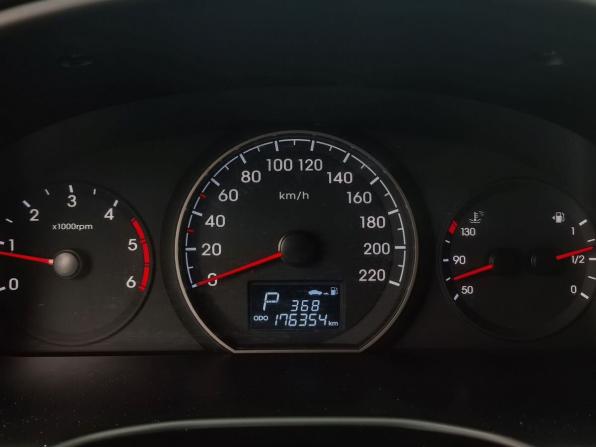 Hyundai H-1 II Рестайлинг 2 с пробегом 2018 года, цена 2 600 000 рублей, 176353 км, минивэн, Автокод Объявления