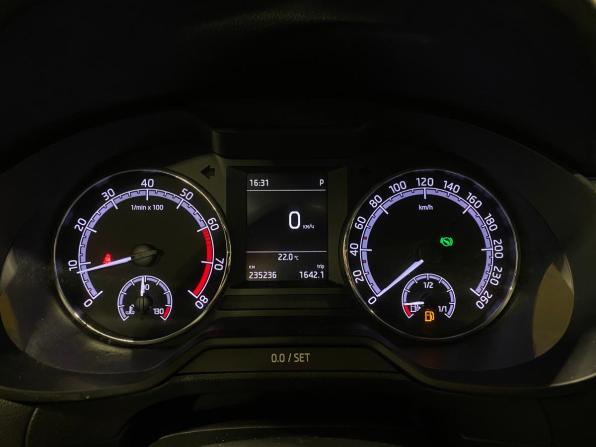 Skoda Octavia III (A7) Рестайлинг с пробегом 2018 года, цена 1 370 000 рублей, 235235 км, лифтбек, Автокод Объявления