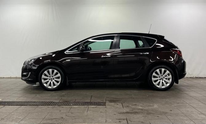 Opel Astra J Рестайлинг с пробегом 2013 года, цена 650 000 рублей, 199000 км, хэтчбек, Автокод Объявления
