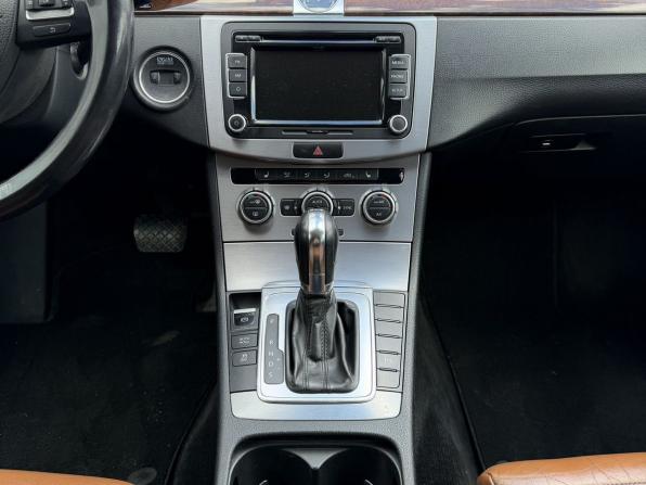 Volkswagen Passat CC I Рестайлинг с пробегом 2012 года, цена 1 300 000 рублей, 252089 км, седан, Автокод Объявления