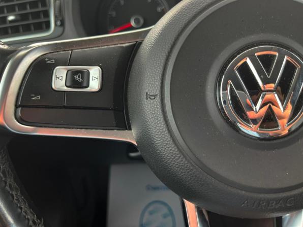 Volkswagen Polo V Рестайлинг с пробегом 2019 года, цена 1 275 600 рублей, 74981 км, седан, Автокод Объявления