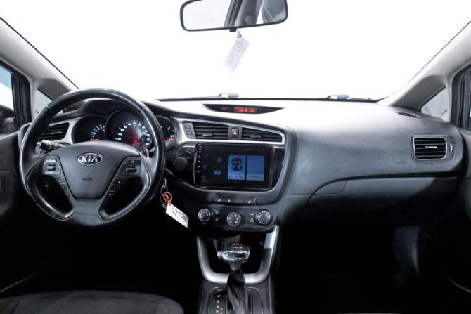 Kia Ceed II Рестайлинг с пробегом 2017 года, цена 1 399 000 рублей, 106600 км, универсал, Автокод Объявления